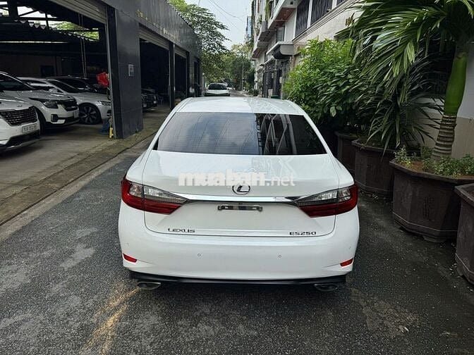 Lexus ES  250 2015 - 60000 km