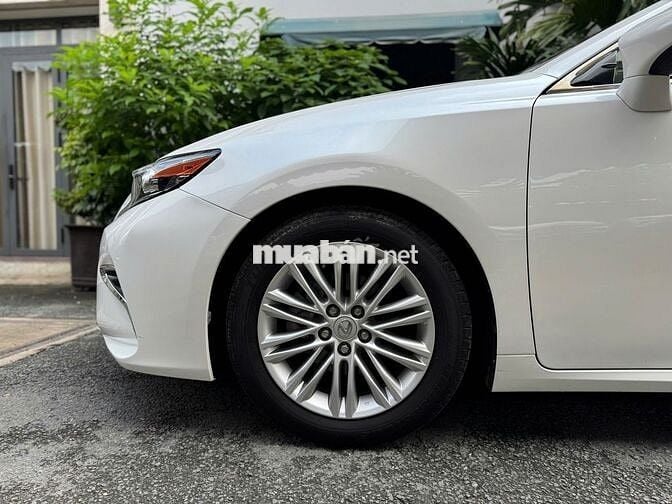 Lexus ES  250 2015 - 60000 km