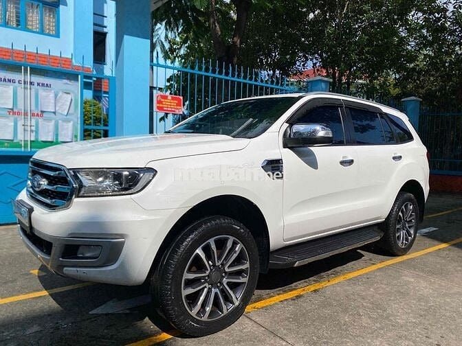 Xe Ford Everest Titamium nhập Thái Trùm Mền