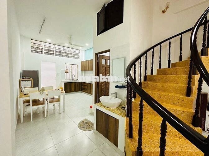 Giảm 2 tỷ, Bán nhà MT khu Tên Lửa, 4x20 Trệt 2 Lầu cứng, Giá 10.8 tỷ