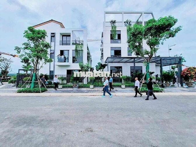 NHÀ PHỐ VƯỜN LIỀN KỀ 1 TRỆT 3 LẦU GIÁ CHỈ 3,699,000,000