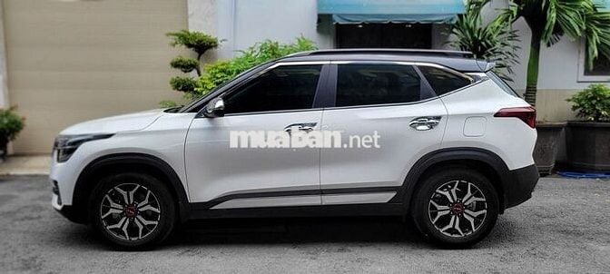 Kia Seltos 2022 Premium 1.4 AT - 34000 km