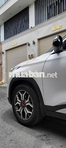 Kia Seltos 2022 Premium 1.4 AT - 34000 km