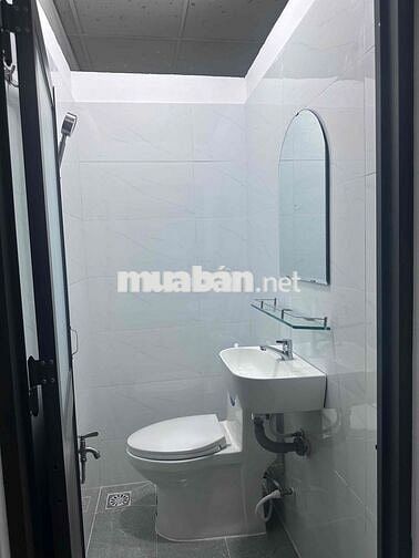 Cho thuê nhà nguyên căn 1T1L, 2PN, 2WC trên dưới.