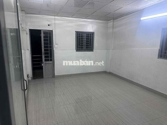 Cho thuê nhà nguyên căn 1T1L, 2PN, 2WC trên dưới.