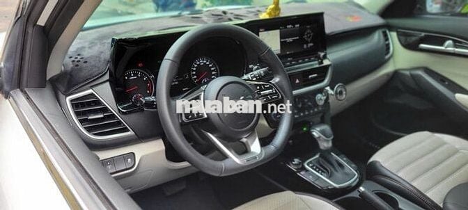 Kia Seltos 2022 Premium 1.4 AT - 34000 km