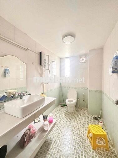 🧧 Nhà cách IUH 300 mét có cửa sổ trời lớn, có ban công thoáng mát