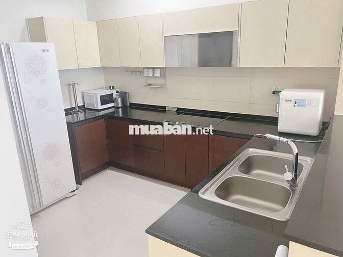 Cho thuê chung cư cao cấp 4 phòng ngủ tại Keangnam Landmark 72