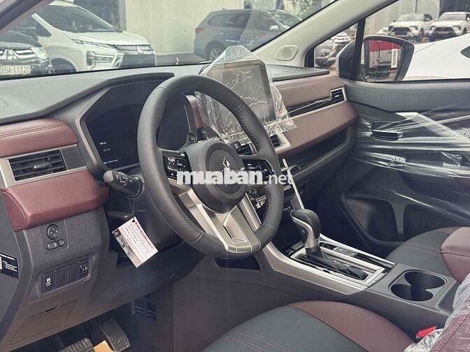 Xpander Cross - Tặng trước bạ+bảo hiểm+phụ kiện