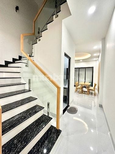 NHÀ 2 TẦNG MỚI VÀO Ở NGAY SHR - GIÁ 2,58 TỶ - BÀNH VĂN TRÂN - TÂN BÌNH