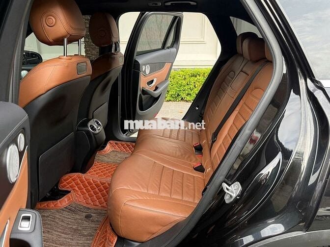 Mercedes Benz GLC 2018 300 4Matic - 70513 km