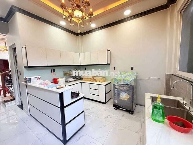 Bán nhà 4 Tầng HXH Ngay Chợ Thủ Đức DT64m(4×16) 4Pn 4Wc Sổ Hoàn Công