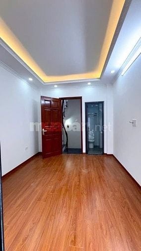 TRUNG TÂM HAI BÀ TRƯNG - SÁT MẶT PHỐ, GẦN Ô TÔ - NGÕ THÔNG RỘNG - GẦN 