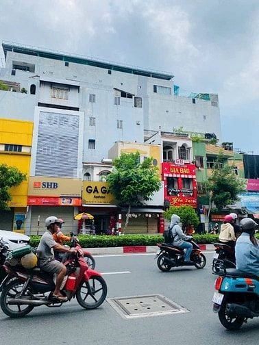 NHÀ MẶT TIỀN CỘNG HÒA, TÂN BÌNH, DT ĐẤT KHỦNG 1.200M², GIÁ 300 TỶ 
