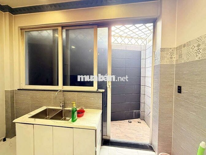 Bán nhà 4 Tầng HXH Ngay Chợ Thủ Đức DT64m(4×16) 4Pn 4Wc Sổ Hoàn Công