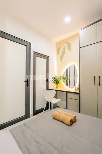 Chính chủ bán nhà Vũ Ngọc Phan, đường ô tô 2 mặt tiền 5m nhà 8 tầng