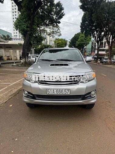 Toyota Fortuner 2016 2.5G - 100000 km