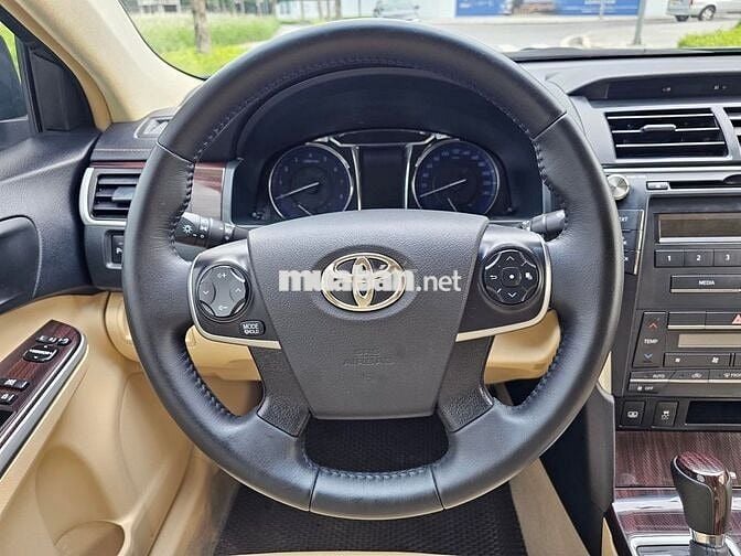 Toyota Camry 2019 bản 2.0E - 75,000 km siêu cọp.