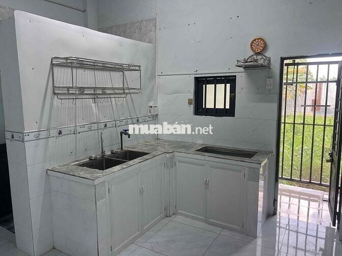 cho thuê nhà cấp 4 mới xây, sạch sẽ. ngay văn miếu trấn biên.