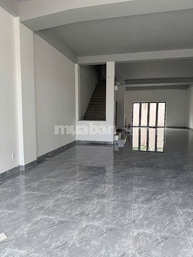 Cho thuê Nhà mặt tiền Phạm Văn Đồng, ngay Gigamall. DT 7,4x29.