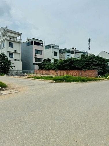 Bán gấp đất nền Biệt Thự , Lô góc , đối diện công viên 