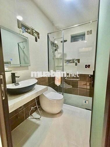 Cho thuê nhà sân vườn (350m2), 6PN, phường Trung Dũng (cũ).