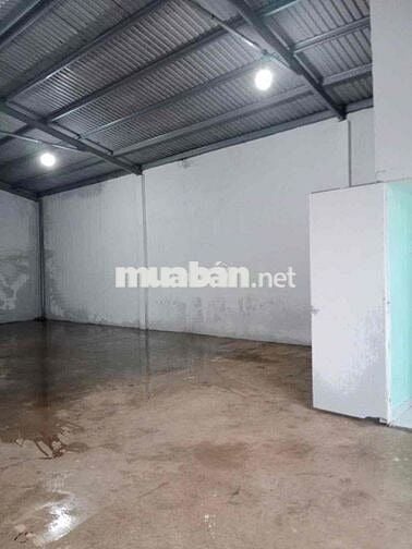 Cho thuê kho xưởng (300m2), gần cây xăng 26, phường Tân Phong (cũ).