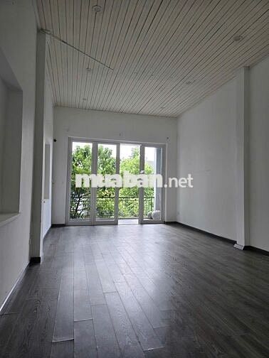 BÁN NHÀ 2 TẦNG KIỆT HOÀNG DIỆU GẦN CHỢ MỚI  100,6M2 ĐẤT