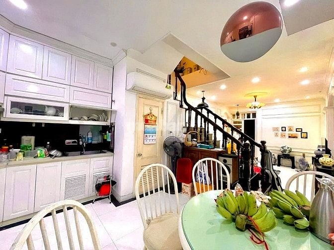 Duy Nhất!Bán nhà phố VIP Thái Hà 60m2,MT:4,2m,oto đỗ,để ở & KD,16,8tỷ.