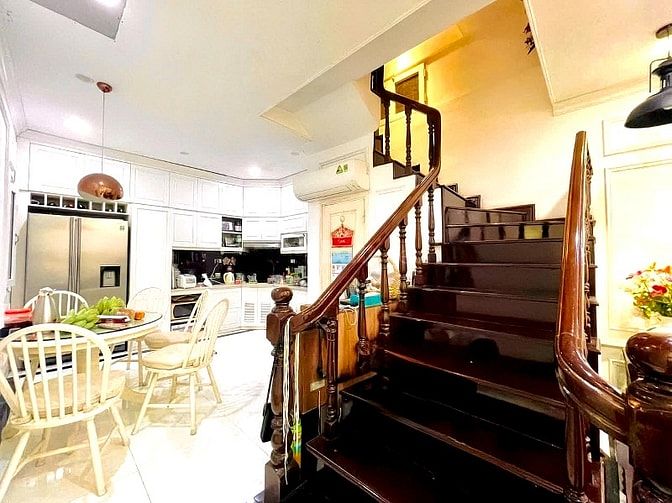 Duy Nhất!Bán nhà phố VIP Thái Hà 60m2,MT:4,2m,oto đỗ,để ở & KD,16,8tỷ.