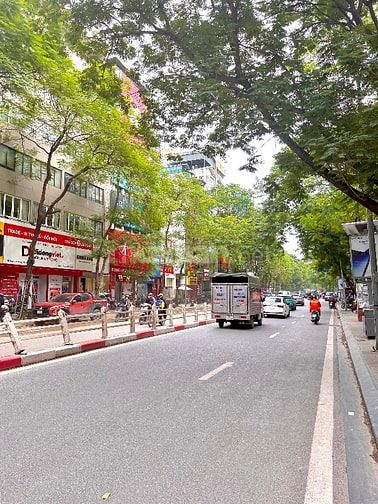 Bán nhà dân xây Thái Hà 60m2,oto đỗ cổng,ở ngay, kinh doanh, 16.8tỷ