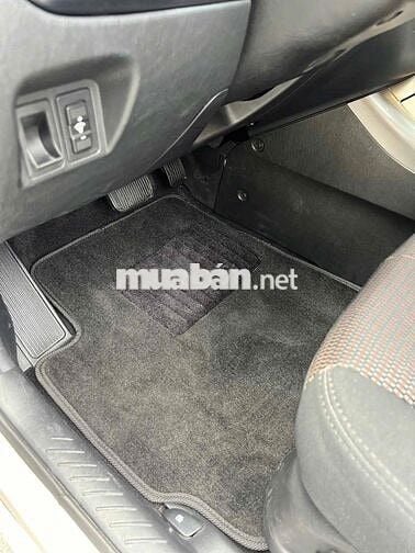 Ford Escape 2009 XLT 2.3L 4x2 AT - 30000 km