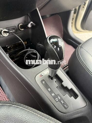 Cần bán xe gia đình đang sử dụng