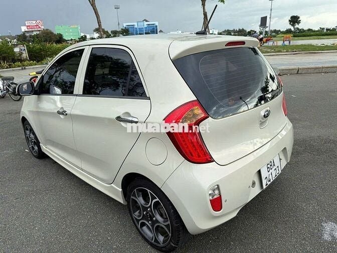 Cần bán xe gia đình đang sử dụng