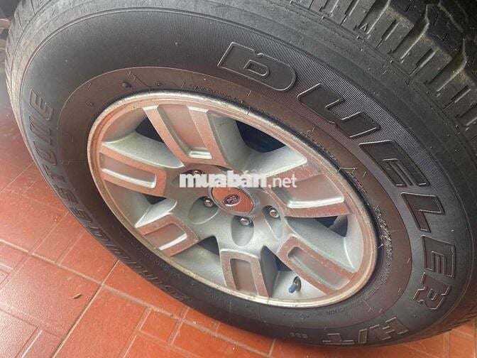 Ford Everest 2007 2.5L 4x2 MT - 220000 km