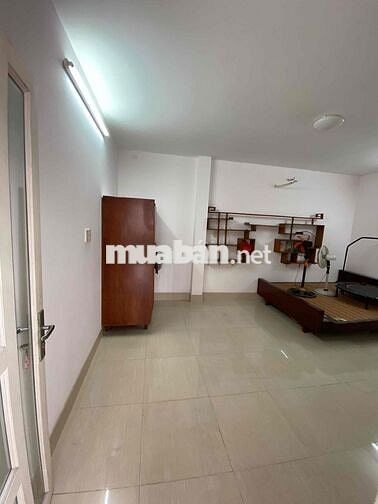 Phòng trọ Q4 20m2 gần trung tâm