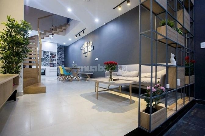 Bán nhà Q1 gần công viên Lê Văn Tám