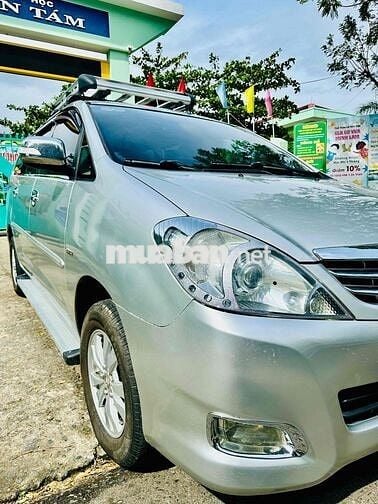 Toyota Innova tự động