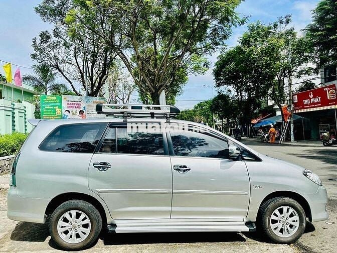 Toyota Innova tự động