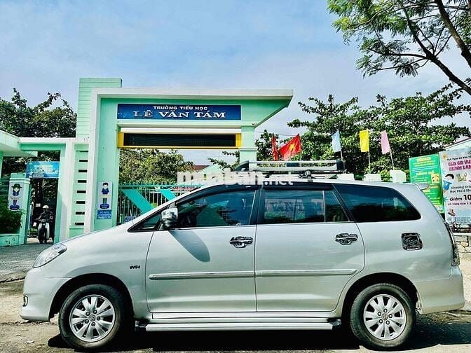 Toyota Innova tự động