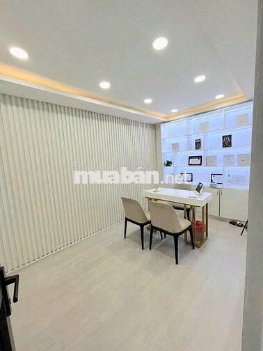 NHÀ ĐẸP, RỘNG. NGANG 5 x 20M. HẺM XE TẢI- 284 LÝ THƯỜNG KIỆT, P14, Q10