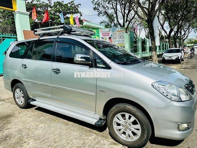 Toyota Innova tự động