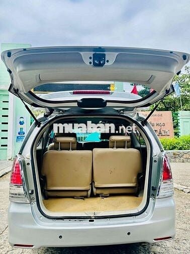 Toyota Innova tự động