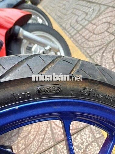 moto Yamaha R15 12/2020 đi đúng 4.178km chính chủ.