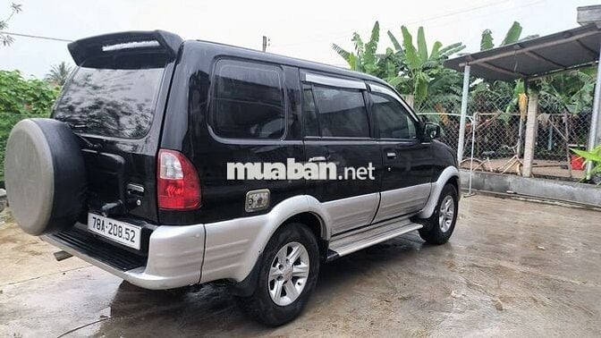 Isuzu hi lander 2004 màu đen 8chỗ ngồi
