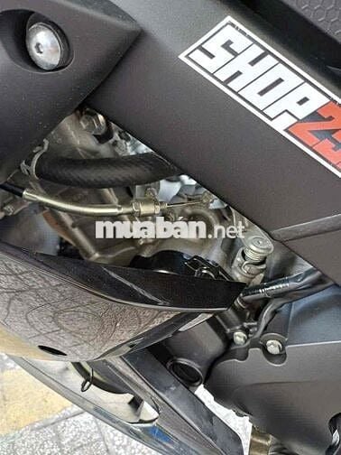 moto Yamaha R15 12/2020 đi đúng 4.178km chính chủ.
