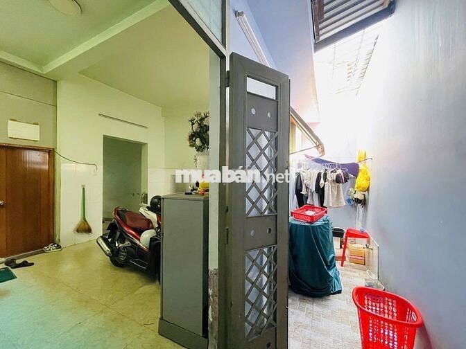 Nhà Bán đường Trường Chinh 560/4 1 trệt 3 lầu 60m2 ngang 5.4m