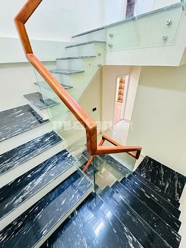 Bán Nhà Ô TÔ, Kim Ngưu, Hai Bà Trưng 80m, 5 tầng, mt 5.3m, giá 18 tỷ.