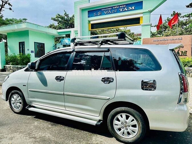 Toyota Innova tự động