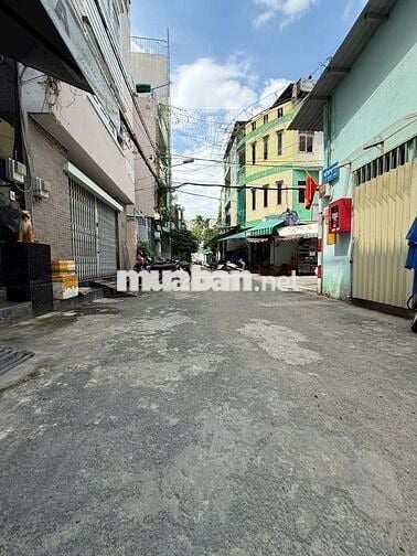 Chỉ 1 Tỷ hơn có nhà sổ Hồng riêng 1 trệt 2 lầu mới đẹp hẻm xe hơi